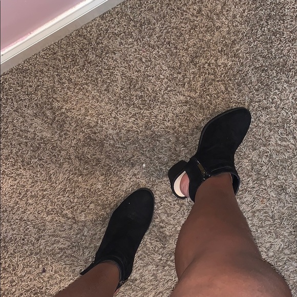 Black ankle booties - Picture 4 of 6